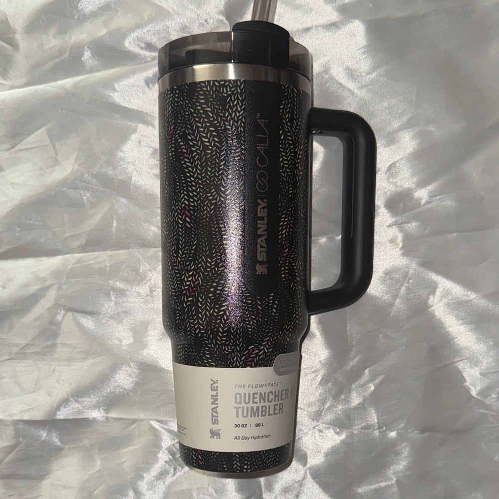 NWT Stanley x Calia 30 oz. Quencher H2.0 FlowState Tumbler Black serpent